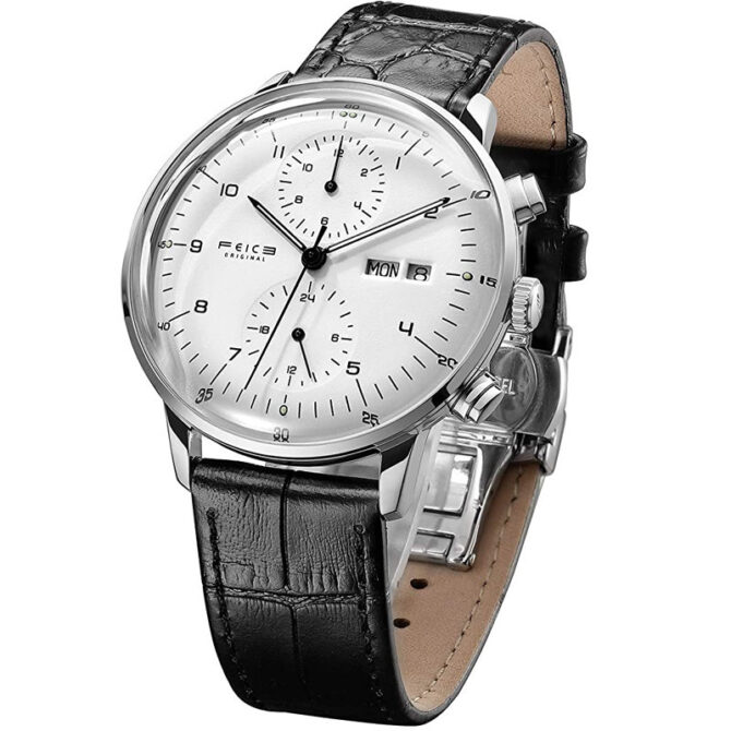 Stylish men's watch featuring a sleek design with a stainless steel case, leather strap, and precision quartz movement. Perfect for formal and casual occasions, this timepiece combines durability and elegance, making it an ideal accessory for modern men.